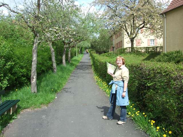 Anke in der Sinnbergpromenade auf dem Weg zum Bismarkturm