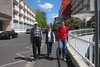 Horst, Helga und Helmut vor dem Hotel Frankenland