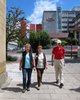 Anke, Helga und Horst vor dem Hotel Frankenland