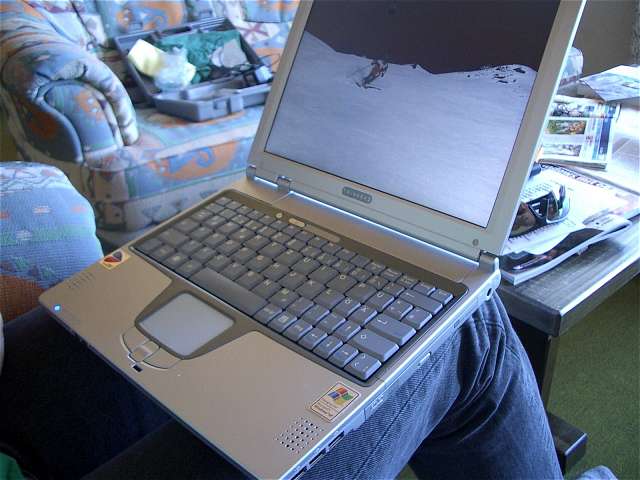 Laptop auf Helmuts Scho