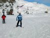 Helmut mit Skiern