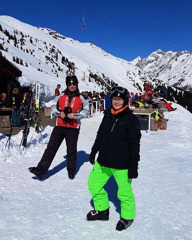 Martin und Anke vor Heidis Hütte