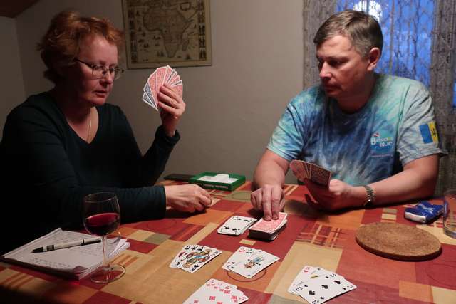 Anke und Martin beim Romme