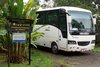 Bus vor dem Tirimbina Biological Reserve