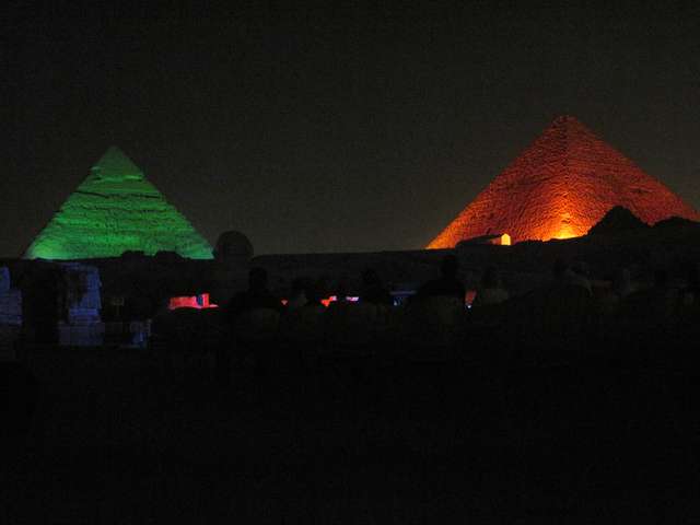 Pyramiden bei der Sound & Light - Show