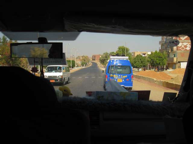 Blick aus dem Bus auf der Fahrt nach Edfu