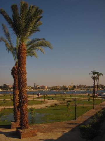 Blick nach Luxor ber den Nil