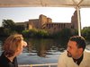Anke und unser Reisefhrer im Boot zum Philae-Tempel