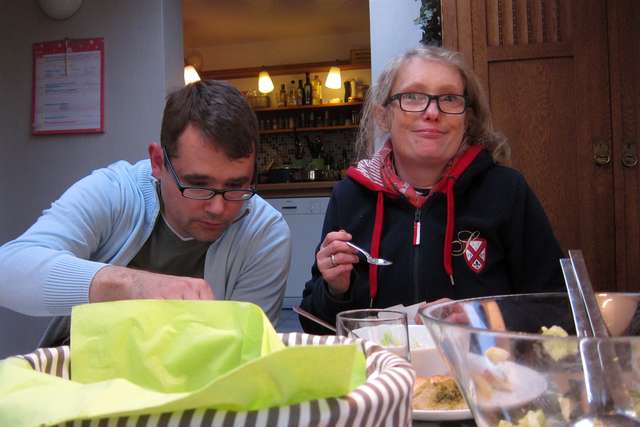 Bernhard und Meike beim Essen