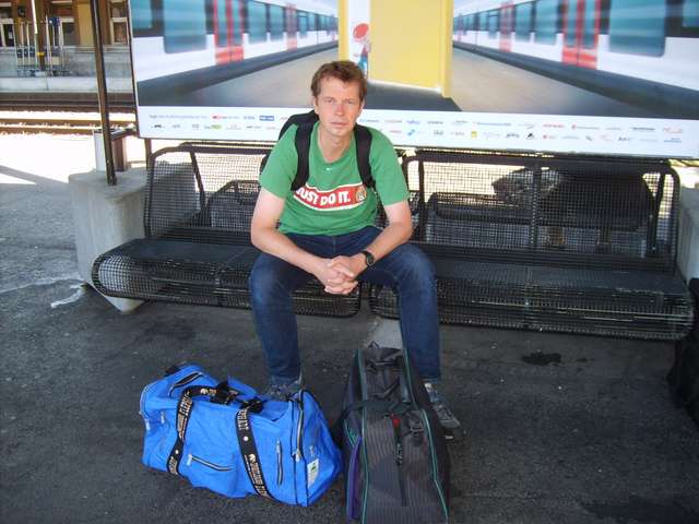Helmut auf dem Bahnhof in Brig
