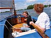 Anke und Edith im Boot