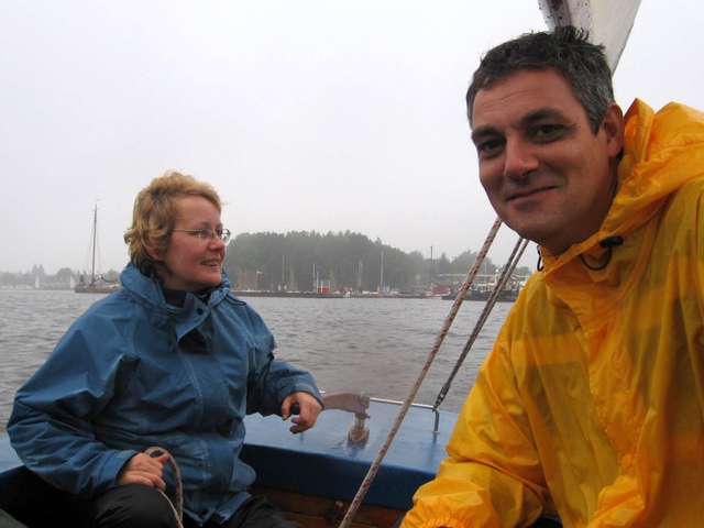 Anke und Takis im Boot