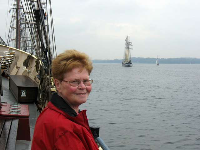 Helga an der Reling in Kiel