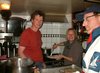 Helmut, Claudia und Jrgen machen Lasagne