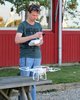Helmut bereitet die Drohne vor
