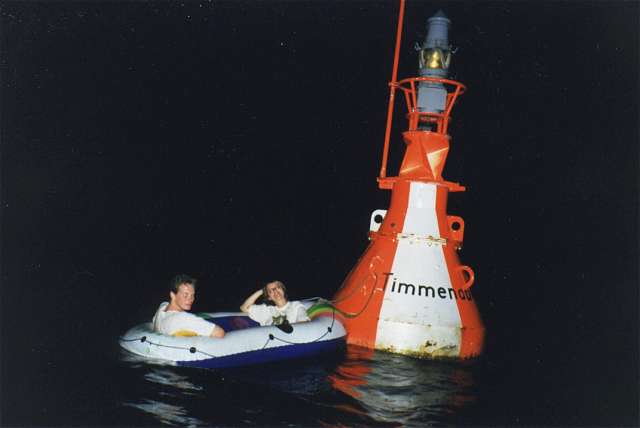 Helmut und Anke im Schlauchboot