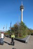 Anke mit Segway unter dem Dsseldorfer Fernsehturm