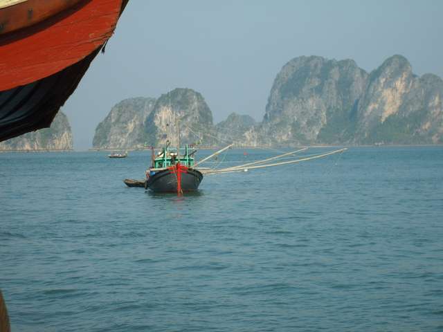 Fischerboot in der Halong Bay