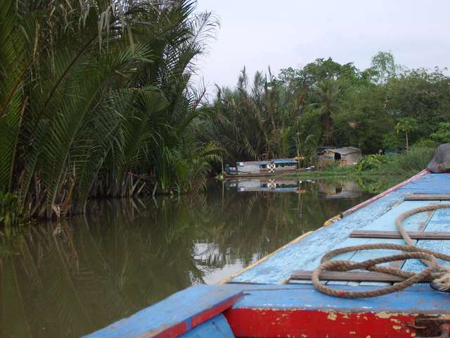 Bootsfahrt durchs idyllische Thu Thiem Viertel