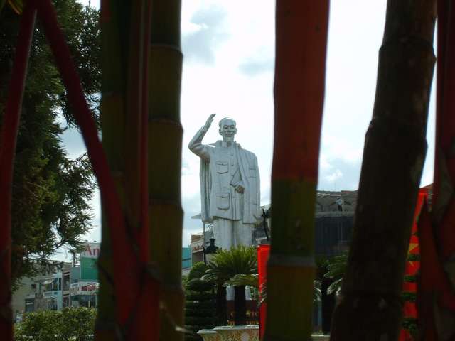 Ho Chi Minh Statue in Can Tho