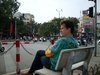 Helmut an 'der' Kreuzung in Hanoi