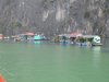 schwimmendes Dorf in Halong Bay