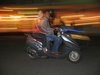 Moped bei Nacht