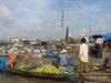 Hndlerboot mit reichlich Auswahl auf dem Cai Rang floating market